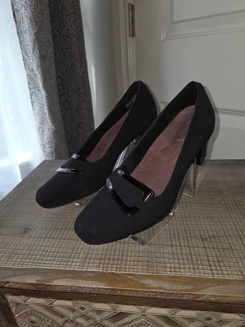 Clark's Levee Delta Black Textile Pump Heel Size 8.5N Patent Leather Detail